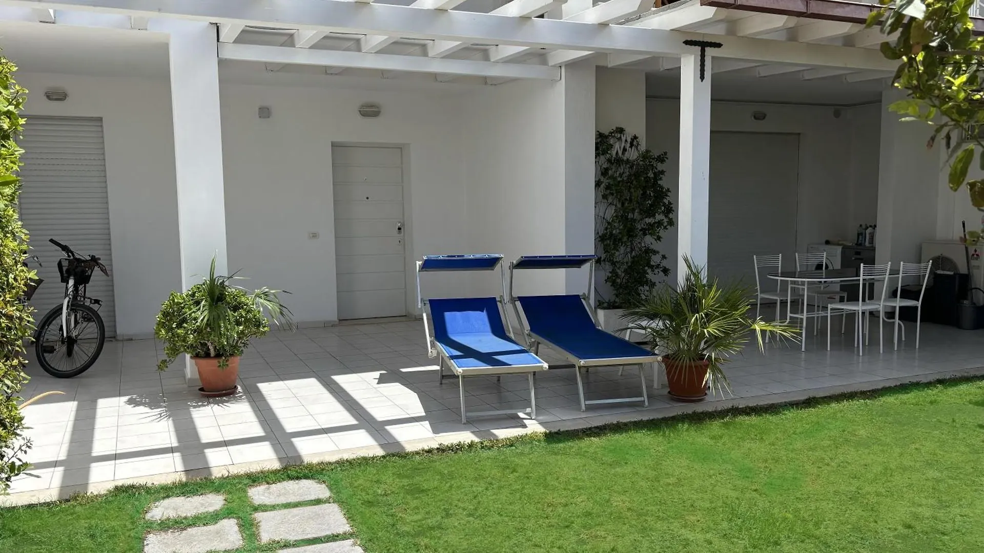 Casa Clori, Quiete Immersa Nel Verde! Villa Fregenae